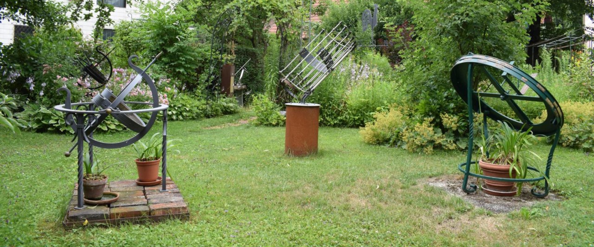 Die faszinierende Geschichte und Funktion von Gartensonnenuhren