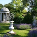 Die Kunst, eine Sonnenuhr in Ihrem Garten zu platzieren