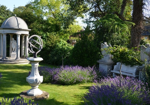 Die Kunst, eine Sonnenuhr in Ihrem Garten zu positionieren